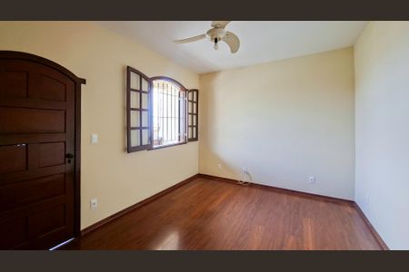 Casa à venda com 371m², 5 quartos e 6 vagasQuarto 3