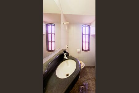 Casa à venda com 371m², 5 quartos e 6 vagasLavabo