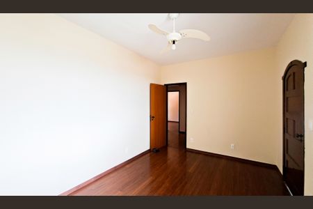 Casa à venda com 371m², 5 quartos e 6 vagasQuarto 3