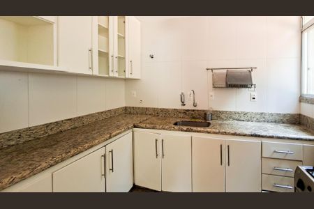 Casa à venda com 371m², 5 quartos e 6 vagasCozinha