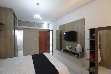 Casa à venda com 180m², 3 quartos e 4 vagasSuite