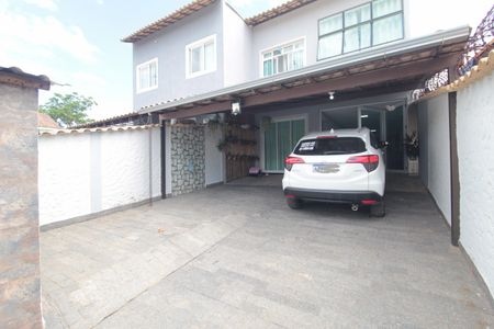 Casa à venda com 180m², 3 quartos e 4 vagasGaragem