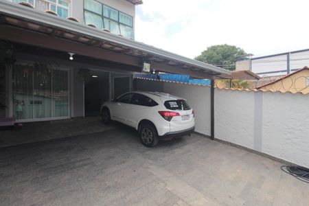 Casa à venda com 180m², 3 quartos e 4 vagasGaragem