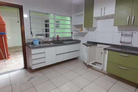 Casa à venda com 203m², 3 quartos e 4 vagas