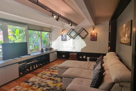 Casa à venda com 4 quartos, 593m² em Chácara Monte Alegre, São Paulo