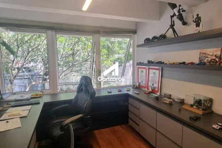 Casa à venda com 593m², 4 quartos e 4 vagas