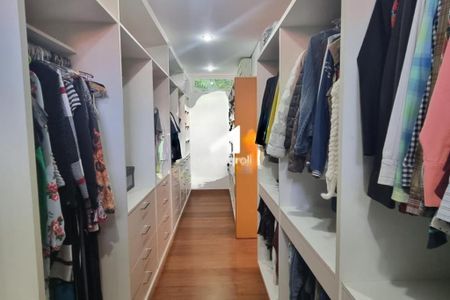 Casa à venda com 593m², 4 quartos e 4 vagas