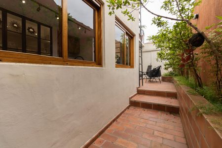 Casa à venda com 130m², 2 quartos e 1 vagaCorredor Lateral