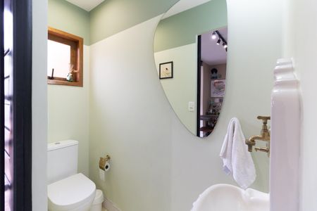 Casa à venda com 130m², 2 quartos e 1 vagaLavabo