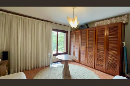 Casa à venda com 397m², 4 quartos e 4 vagasQuarto 2