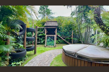 Casa à venda com 397m², 4 quartos e 4 vagasPlayground