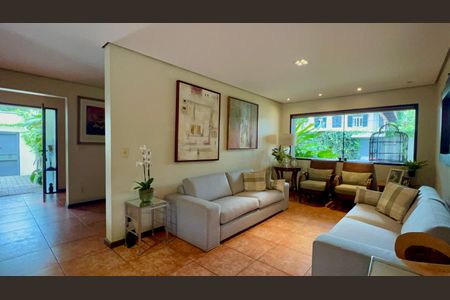 Casa à venda com 397m², 4 quartos e 4 vagasSala