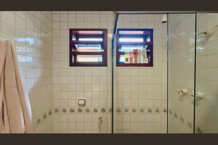 Casa à venda com 397m², 4 quartos e 4 vagasSuíte 2