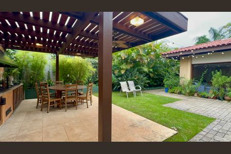 Casa à venda com 397m², 4 quartos e 4 vagasQuintal