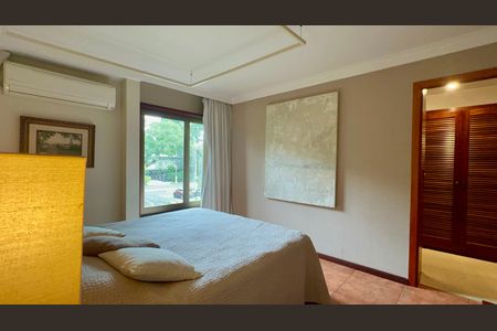 Casa à venda com 397m², 4 quartos e 4 vagasSala Privativa 