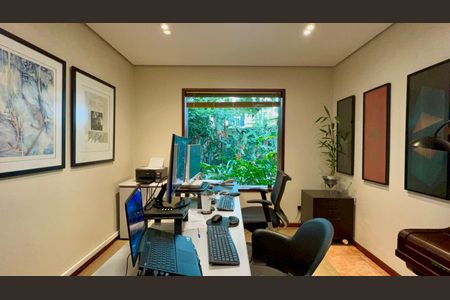 Casa à venda com 397m², 4 quartos e 4 vagasEscritório 2