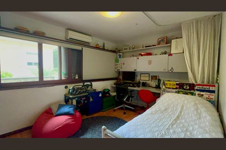 Casa à venda com 397m², 4 quartos e 4 vagasQuarto 1