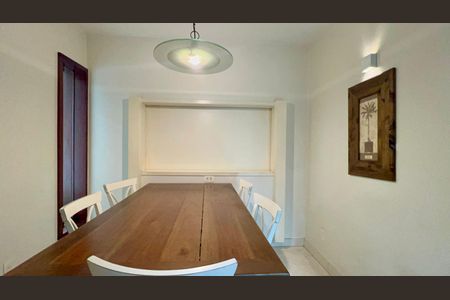 Casa à venda com 397m², 4 quartos e 4 vagasCopa