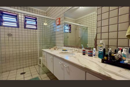 Casa à venda com 397m², 4 quartos e 4 vagasBanheiro