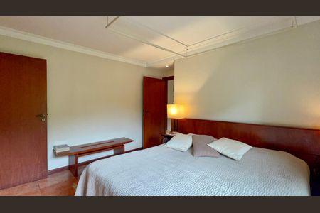 Casa à venda com 397m², 4 quartos e 4 vagasSuíte 1