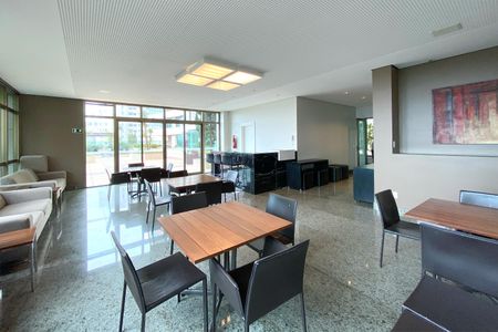 Apartamento à venda com 278m², 4 quartos e 4 vagasÁrea comum - Salão de festas