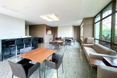 Apartamento à venda com 278m², 4 quartos e 4 vagasÁrea comum - Salão de festas