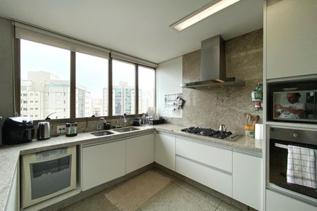 Apartamento à venda com 278m², 4 quartos e 4 vagasCozinha