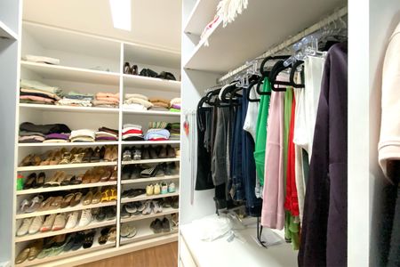 Apartamento à venda com 278m², 4 quartos e 4 vagasCloset da suíte 1