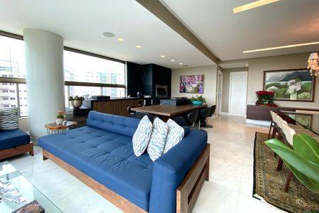 Apartamento à venda com 278m², 4 quartos e 4 vagasVaranda da Sala