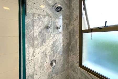 Apartamento à venda com 278m², 4 quartos e 4 vagasBanheiro da Suíte 2