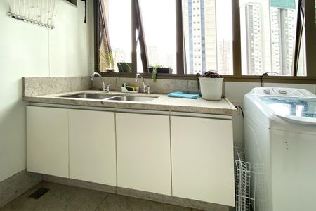 Apartamento à venda com 278m², 4 quartos e 4 vagasCozinha