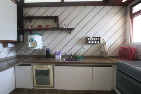 Apartamento para alugar com 262m², 4 quartos e 2 vagasCozinha