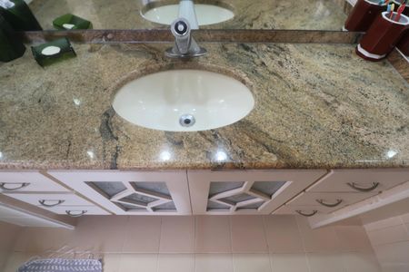 Apartamento para alugar com 262m², 4 quartos e 2 vagasBanheiro Suíte 2