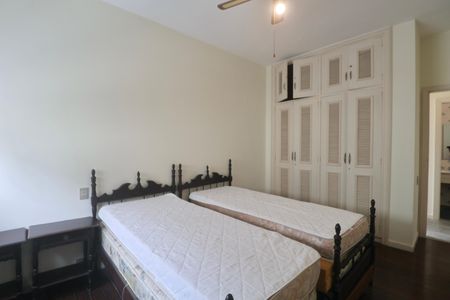 Apartamento para alugar com 262m², 4 quartos e 2 vagasQuarto