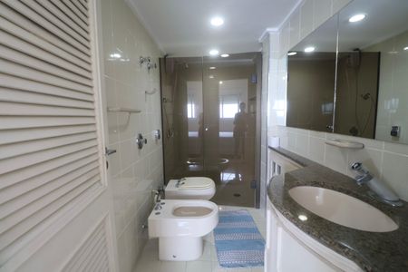 Apartamento para alugar com 262m², 4 quartos e 2 vagasBanheiro Suíte 1