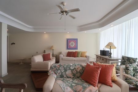 Apartamento para alugar com 262m², 4 quartos e 2 vagasSala