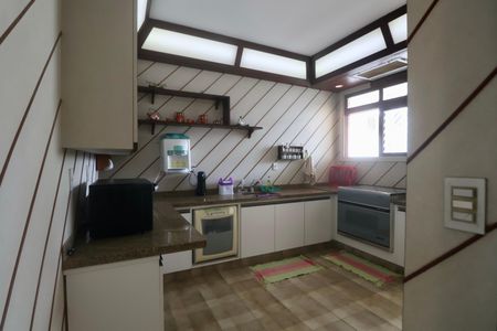 Apartamento para alugar com 262m², 4 quartos e 2 vagasCozinha