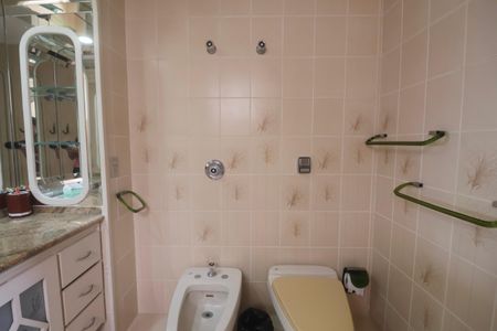 Apartamento para alugar com 262m², 4 quartos e 2 vagasBanheiro Suíte 2