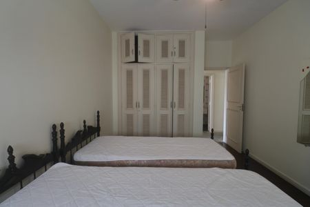 Apartamento para alugar com 262m², 4 quartos e 2 vagasQuarto