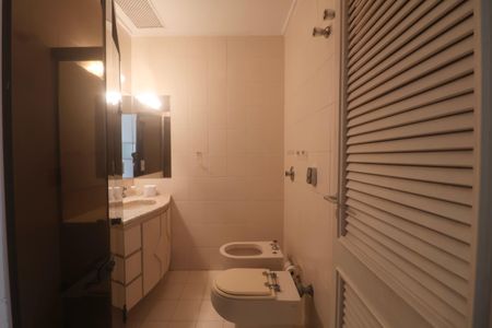 Apartamento para alugar com 262m², 4 quartos e 2 vagasBanheiro Suíte 3