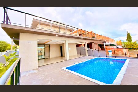 Casa à venda com 572m², 3 quartos e 4 vagasPiscina