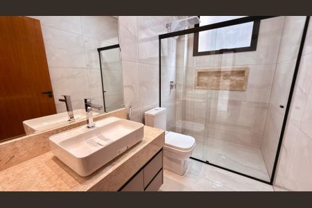 Casa à venda com 572m², 3 quartos e 4 vagasBanheiro social