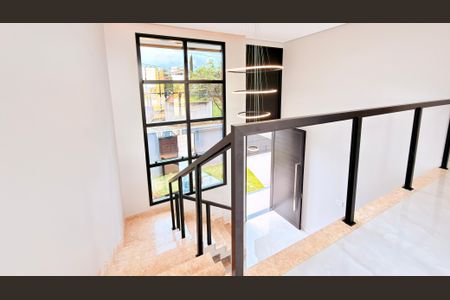 Casa à venda com 572m², 3 quartos e 4 vagasCorredor
