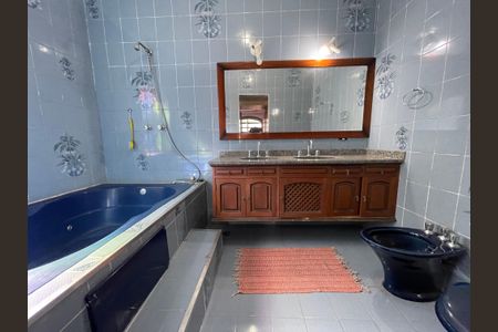 Casa à venda com 398m², 7 quartos e 3 vagasBanheiro 1