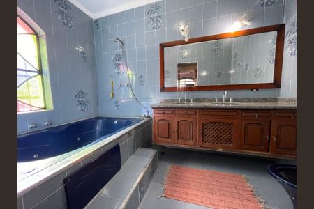 Casa à venda com 398m², 7 quartos e 3 vagasBanheiro 1