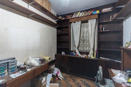 Casa à venda com 333m², 5 quartos e 3 vagasSuíte