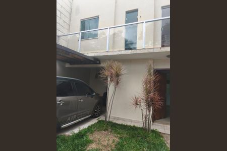 Casa à venda com 120m², 3 quartos e 2 vagas