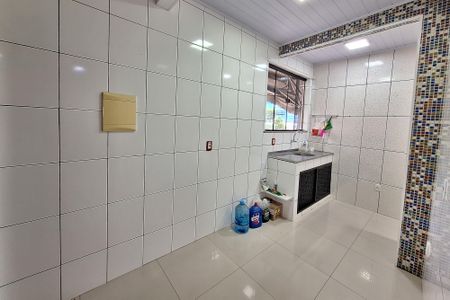 Cozinha de casa para alugar com 2 quartos, 52m² em Jardim das Oliveiras, Duque de Caxias