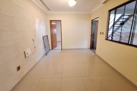 Casa para alugar com 2 quartos, 52m² em Jardim das Oliveiras, Duque de Caxias
