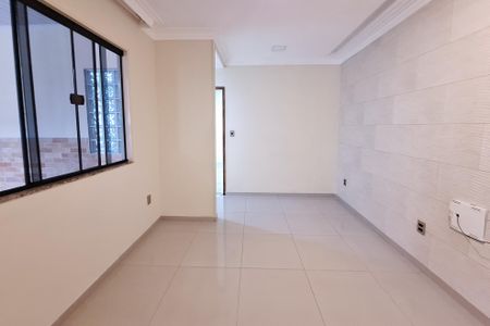 Sala de casa para alugar com 2 quartos, 52m² em Jardim das Oliveiras, Duque de Caxias